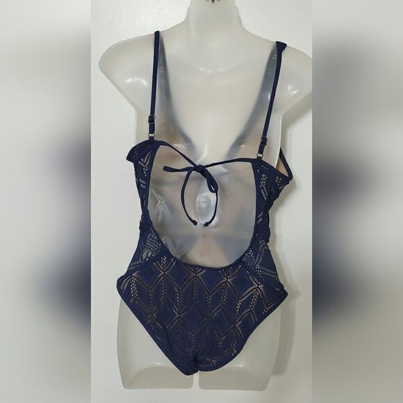 BECCA Crochet plunge one piece color play swimsuit wanderlust SZ Large n… - Picture 4 of 8